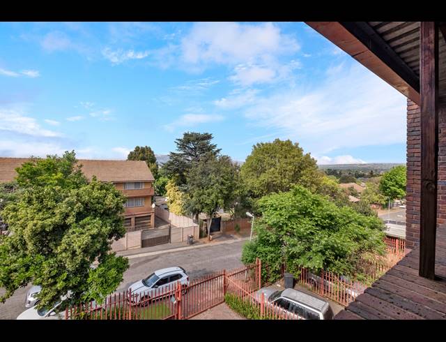 1 BEDROOM APARTMENT FOR SALE IN WINDSOR EAST